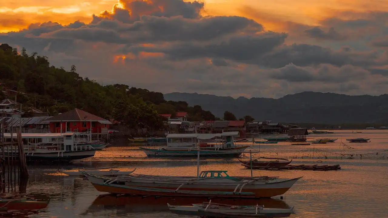 Filipino Verb Focus: Mag-, -Um-, -In, & I- Verbs Explained